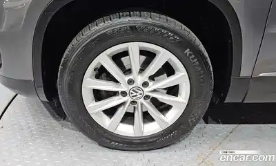Volkswagen Tiguan 2013 2.0 автомат (гидро), миниатюра 5