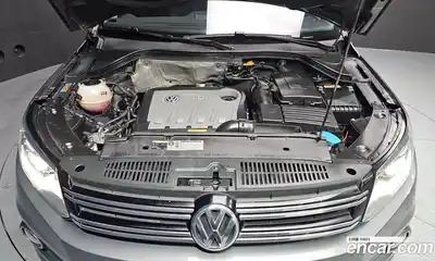 Volkswagen Tiguan 2013 2.0 автомат (гидро), миниатюра 6