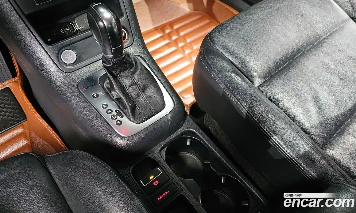 Volkswagen Tiguan 2013 2.0 автомат (гидро), фото 9
