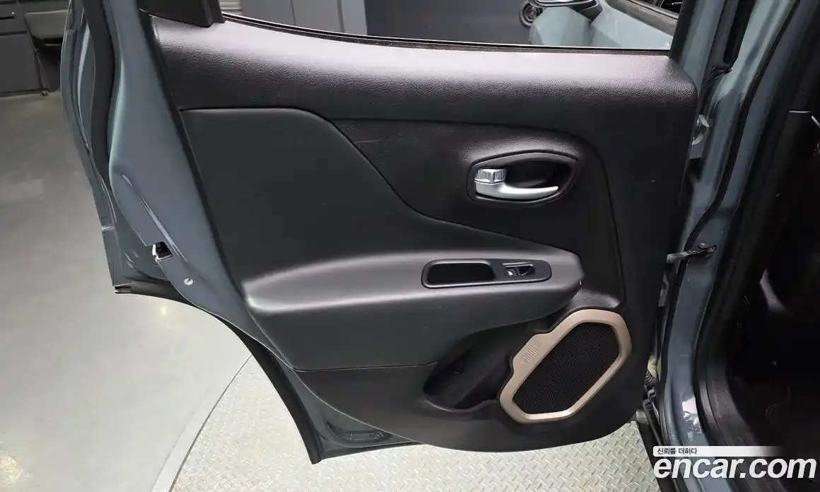 Jeep Renegade 2017 2.4 автомат (гидро), фото 15