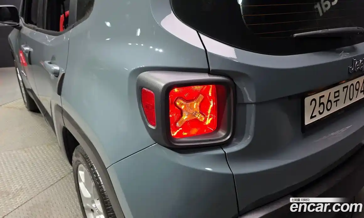 Jeep Renegade 2017 2.4 автомат (гидро), фото 9