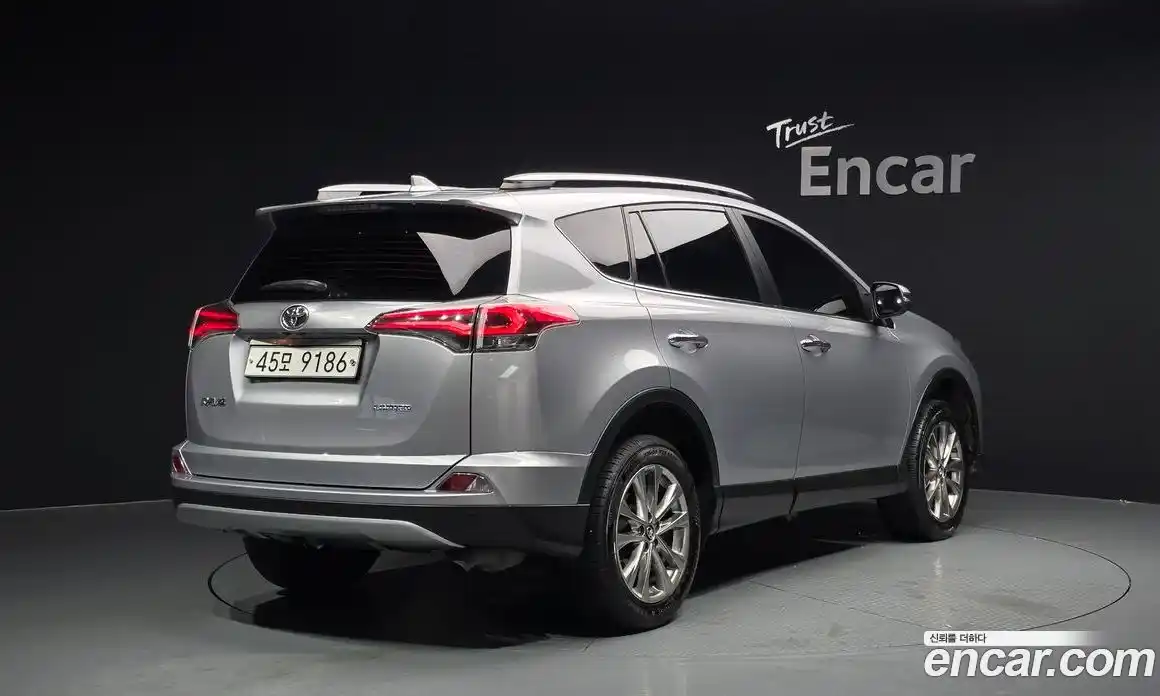 Toyota RAV4 2017 2.5 гидро, фото 2
