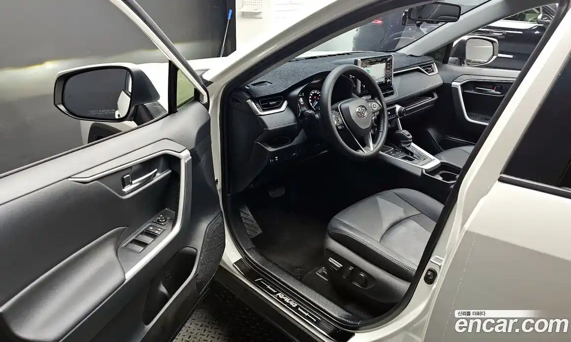 Toyota RAV4 2021 2.5 гидро, фото 12