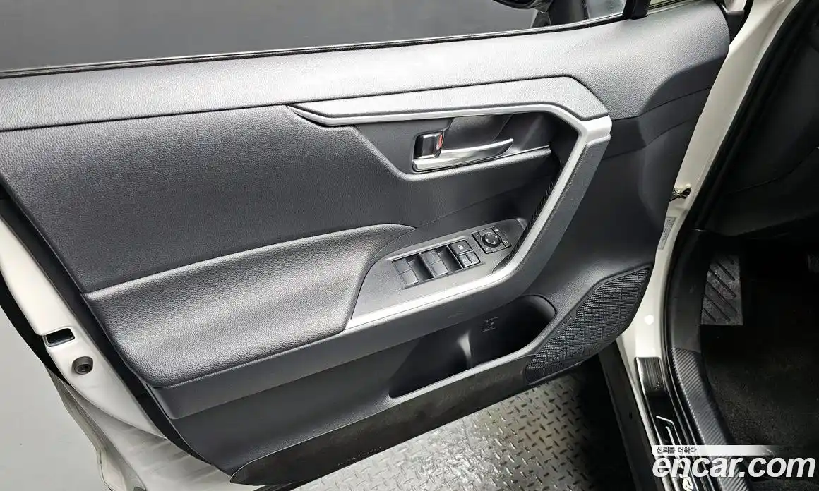Toyota RAV4 2021 2.5 гидро, фото 13