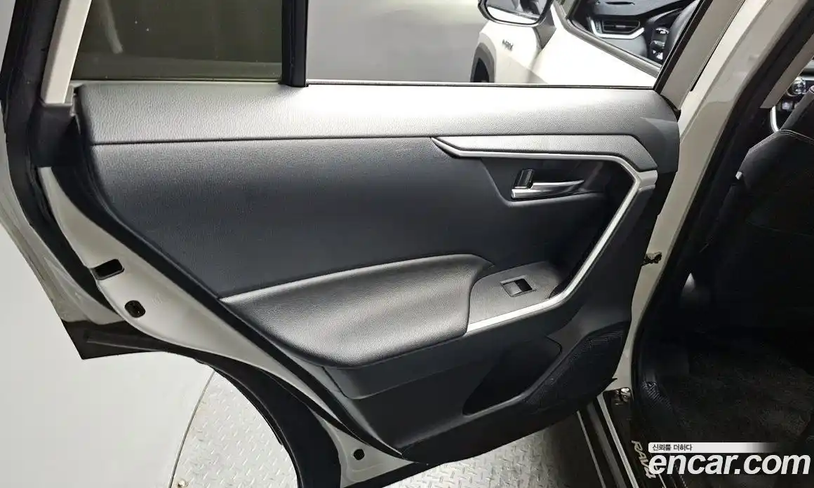 Toyota RAV4 2021 2.5 гидро, фото 14