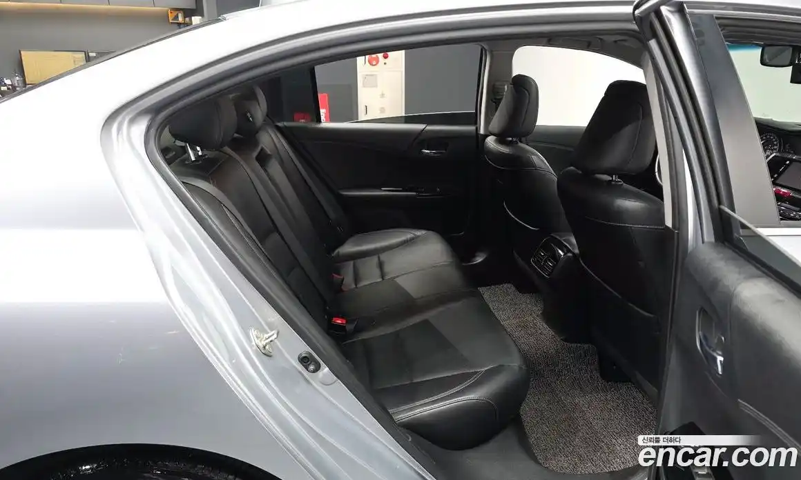 Honda Accord 2017 2.4 автомат (гидро), фото 18