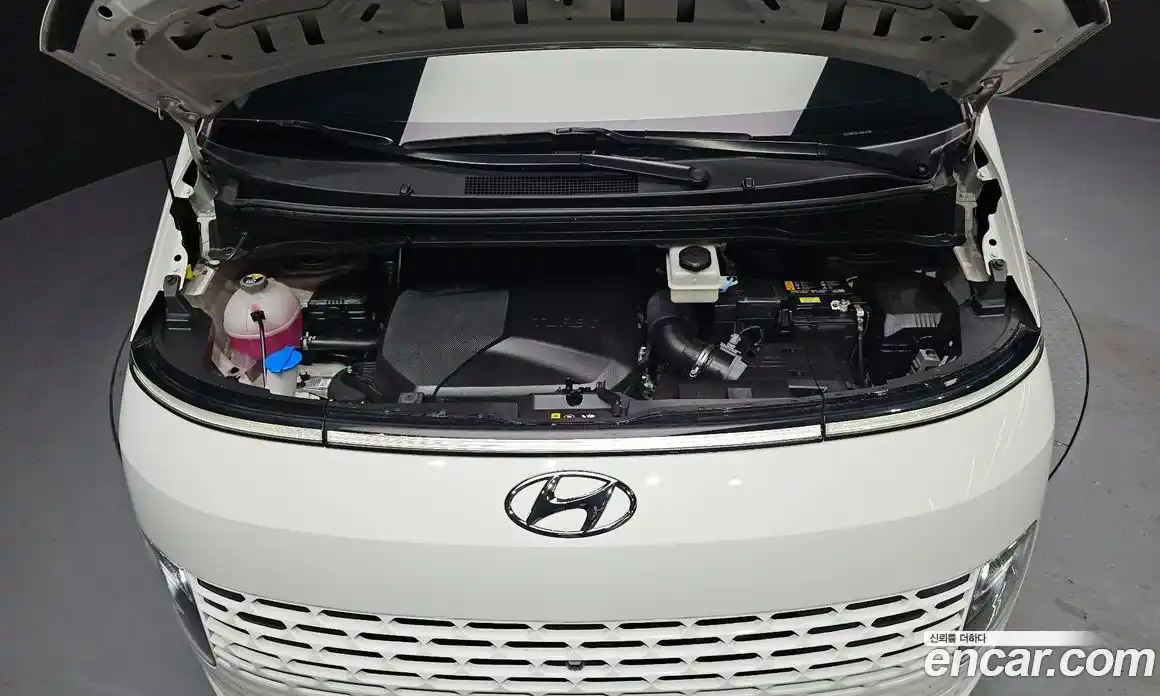 Hyundai Staria 2024 2.2 автомат (гидро), фото 6