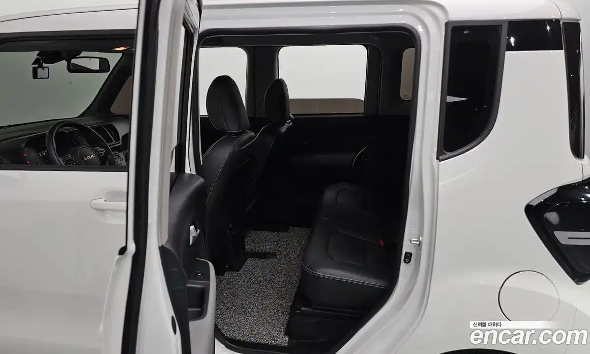 Kia Ray 2023 1.0 автомат (гидро), фото 11