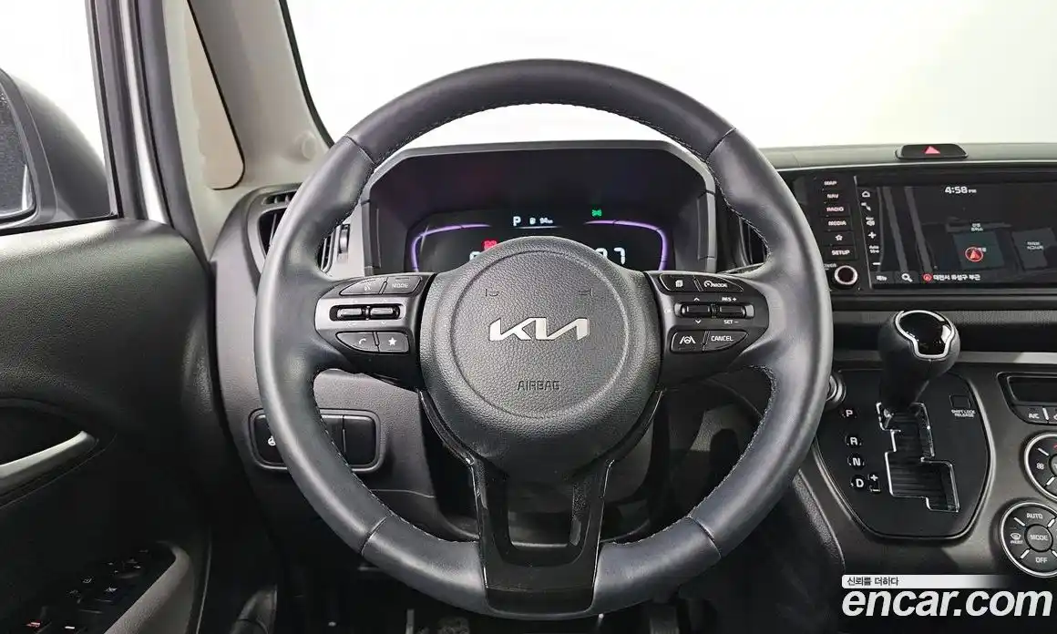 Kia Ray 2023 1.0 автомат (гидро), фото 16