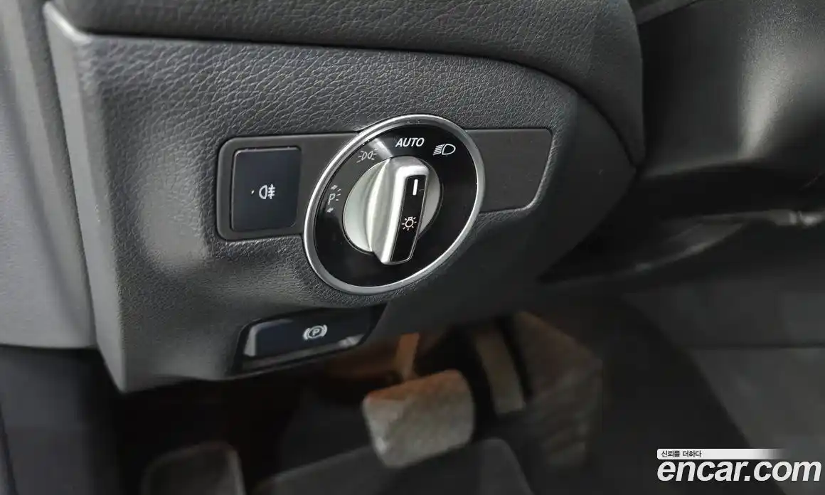 Mercedes-Benz CLA-Class 2015 2.1 гидро, фото 17 Mercedes-Benz CLA-Class 2015 2.1 гидро, фото 17