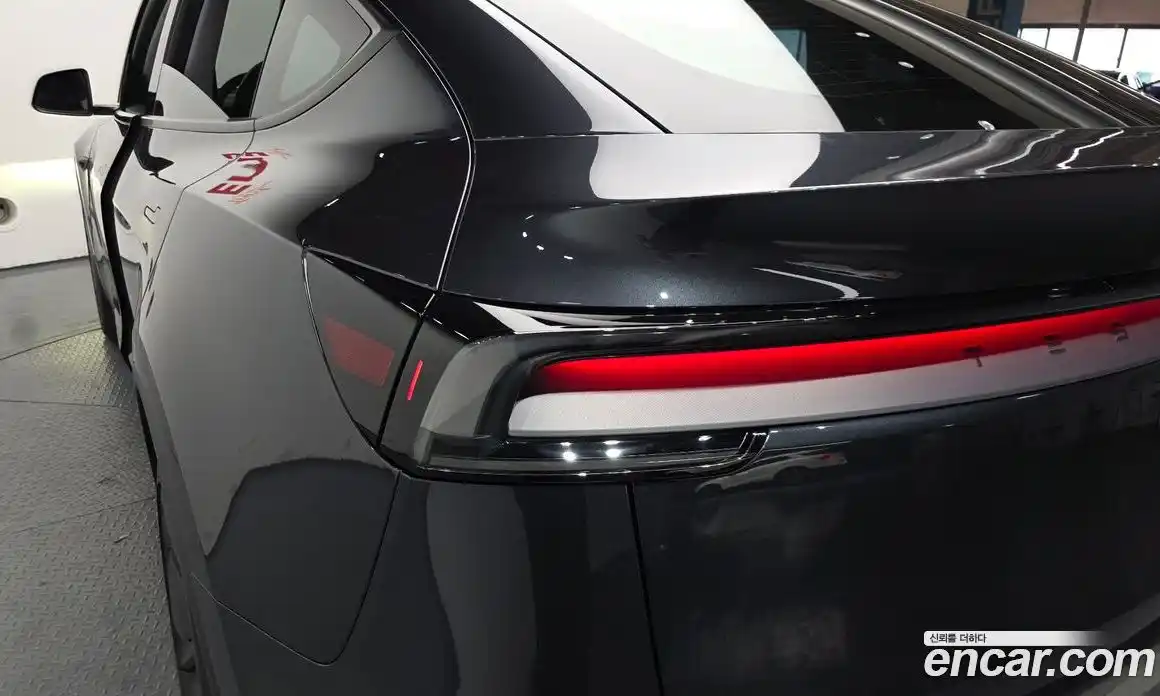 Tesla Model Y 2025 0.2 гидро, фото 9