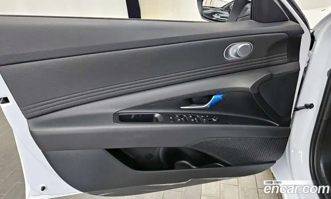 Hyundai Avante 2025 1.6 автомат (гидро), фото 14