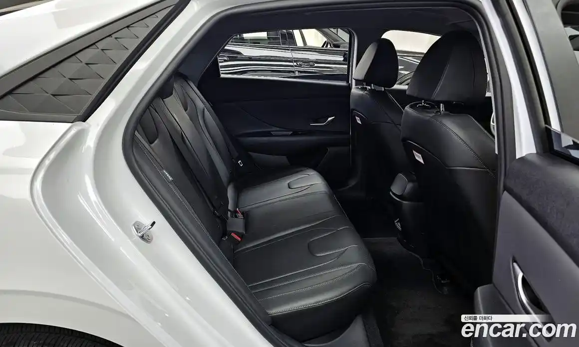 Hyundai Avante 2025 1.6 автомат (гидро), фото 18