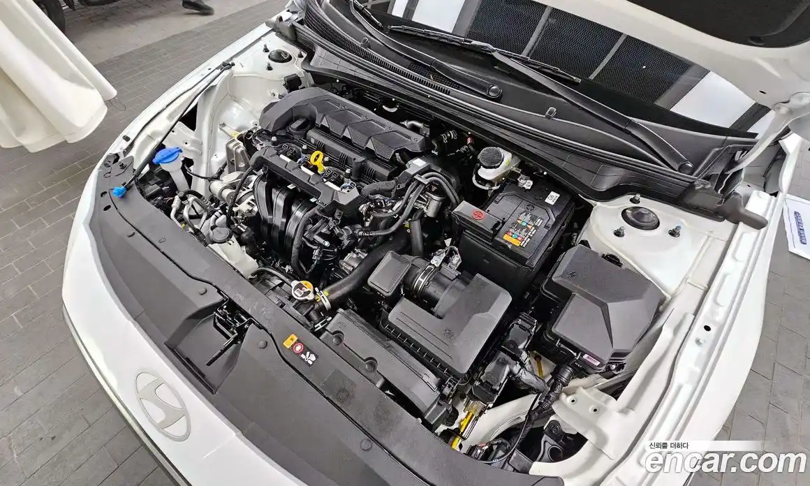Hyundai Avante 2025 1.6 автомат (гидро), фото 6