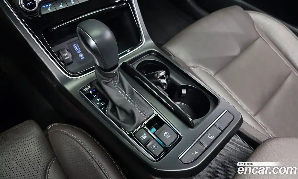 Hyundai Grandeur 2017 2.4 автомат (гидро), фото 9
