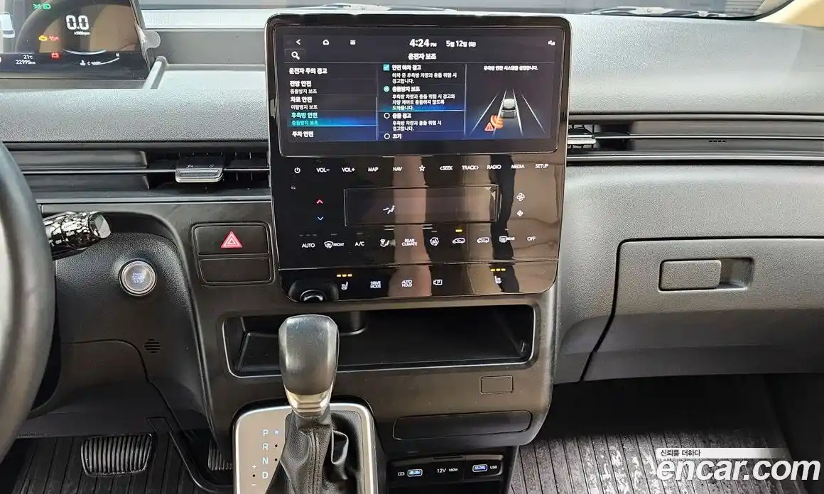 Hyundai Staria 2023 2.2 автомат (гидро), фото 20