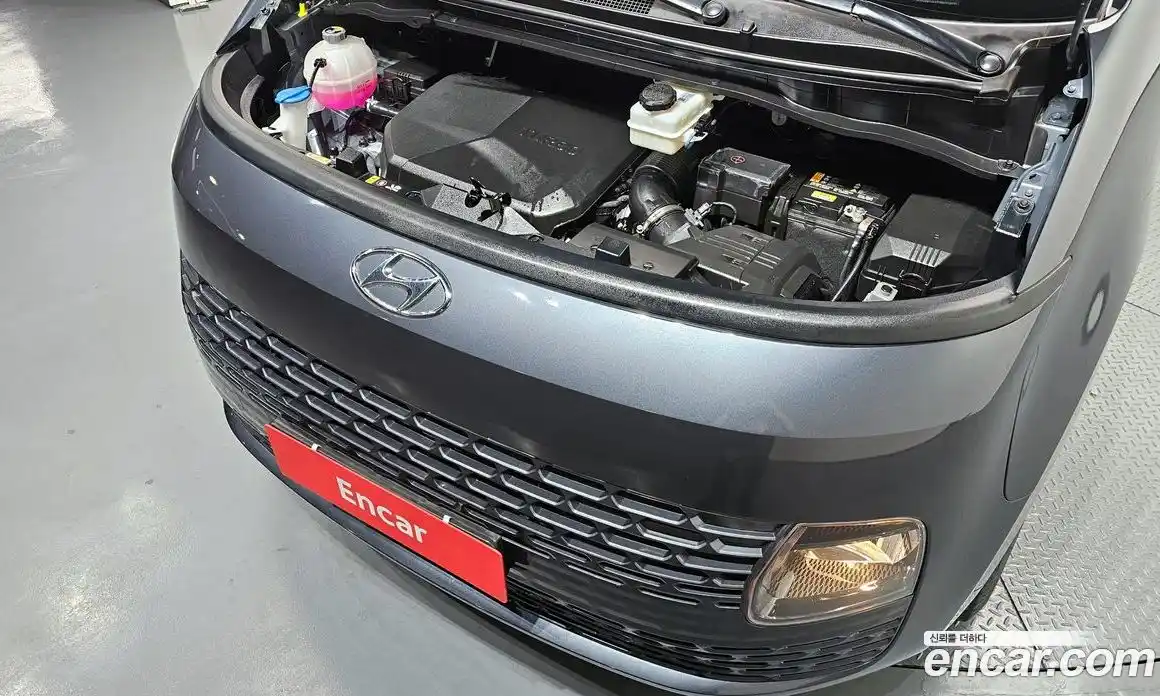 Hyundai Staria 2023 2.2 автомат (гидро), фото 6