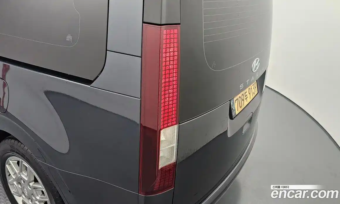 Hyundai Staria 2023 2.2 автомат (гидро), фото 9