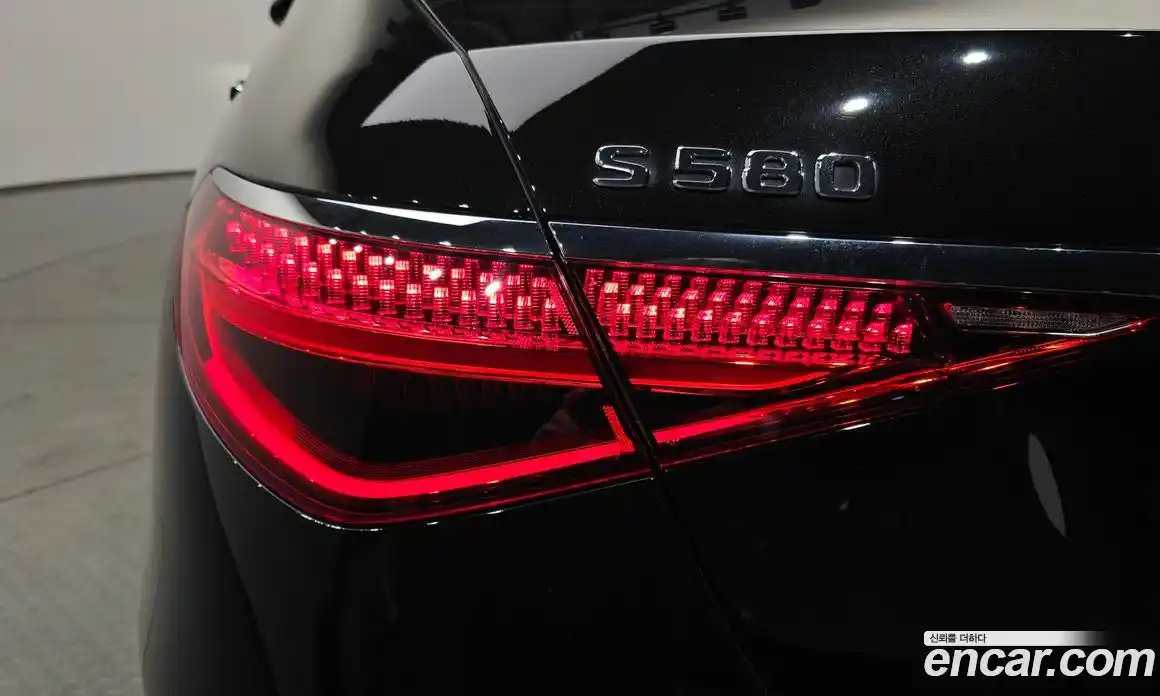 Mercedes-Benz S-Class 2023 4.0 гидро, фото 8 Mercedes-Benz S-Class 2023 4.0 гидро, фото 8