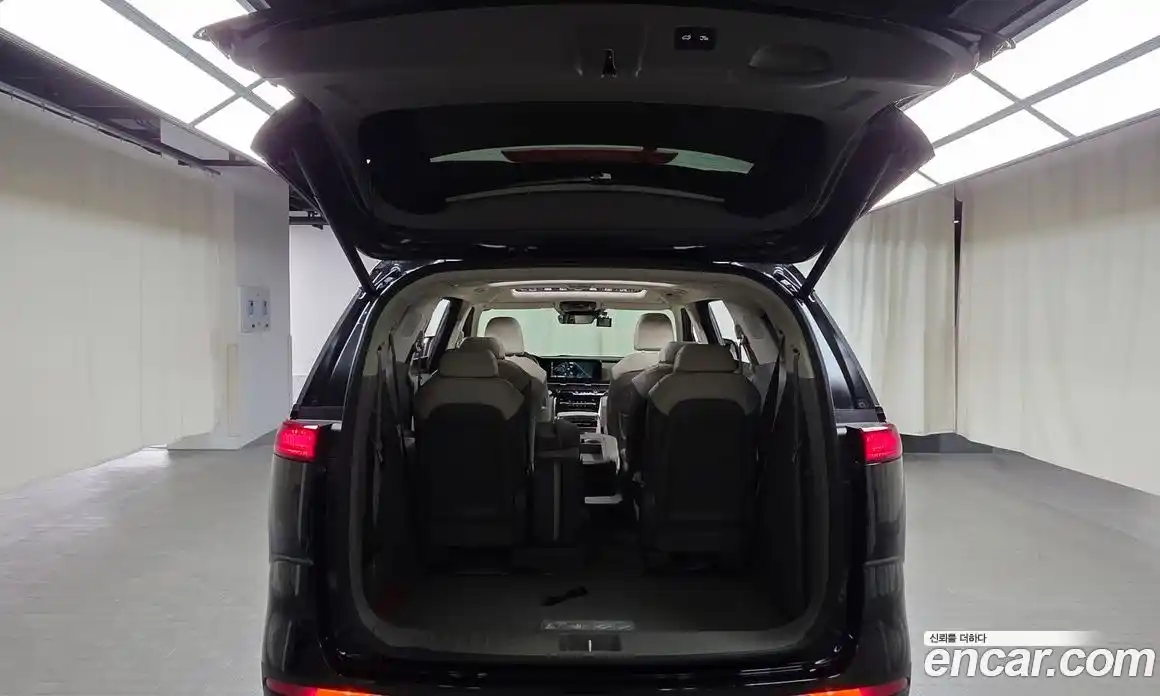 Kia Carnival 2023 2.2 автомат (гидро), фото 26