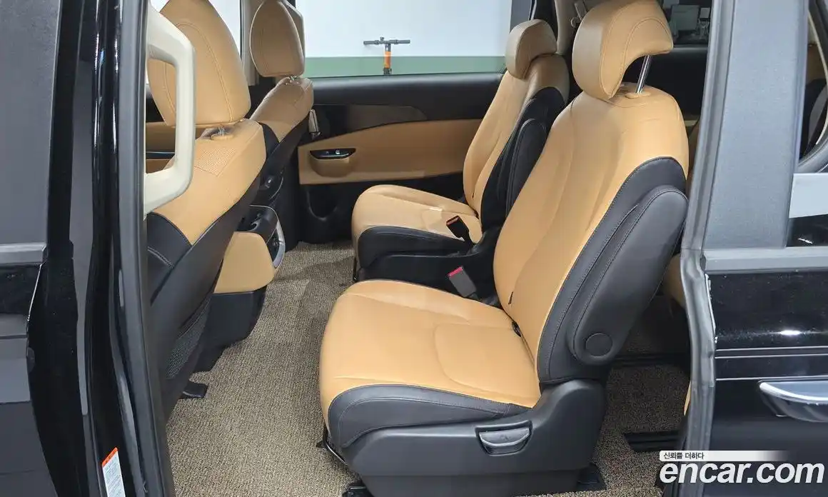Kia Carnival 2023 3.5 автомат (гидро), фото 17