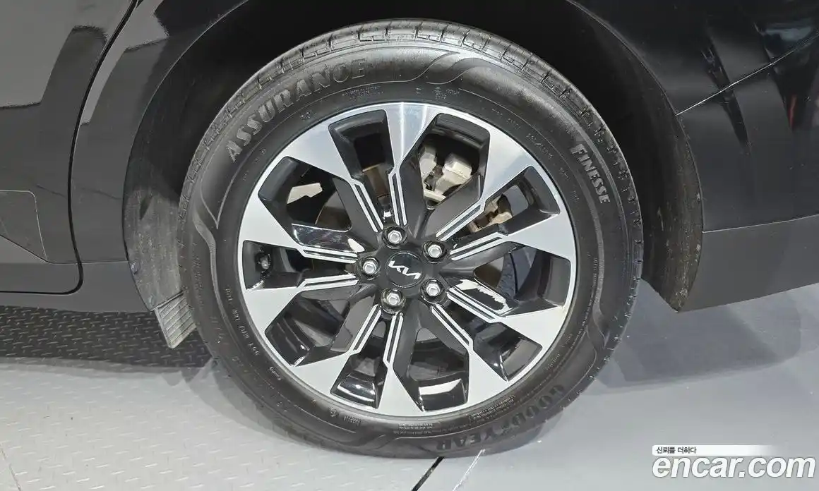 Kia Carnival 2023 3.5 автомат (гидро), фото 7