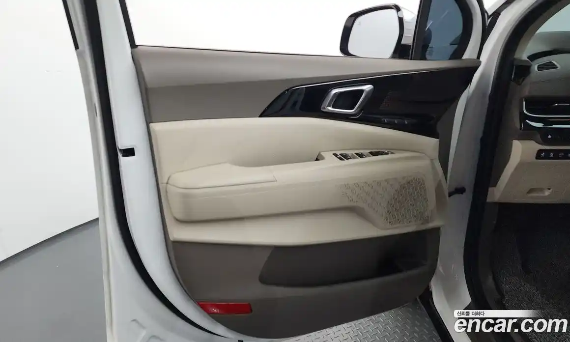 Kia Carnival 2024 1.6 автомат (гидро), фото 15