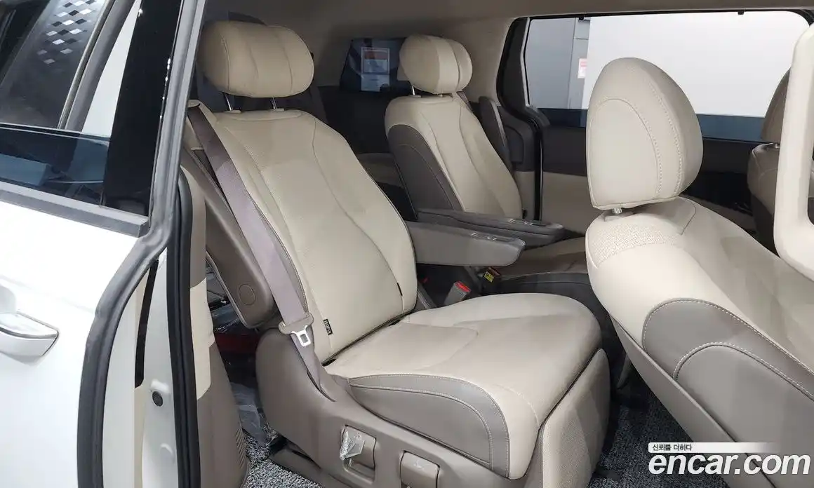 Kia Carnival 2024 1.6 автомат (гидро), фото 17
