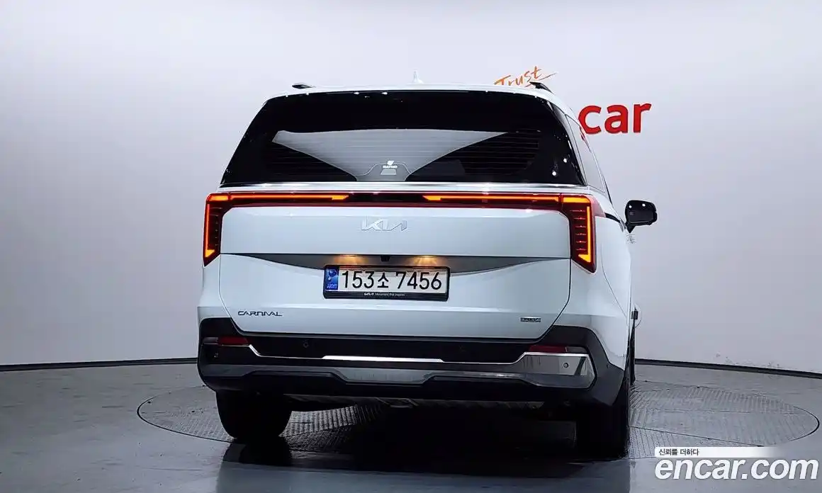 Kia Carnival 2024 1.6 автомат (гидро), фото 4