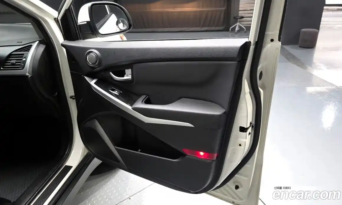 SsangYong Korando 2014 2.0 автомат (гидро), фото 14