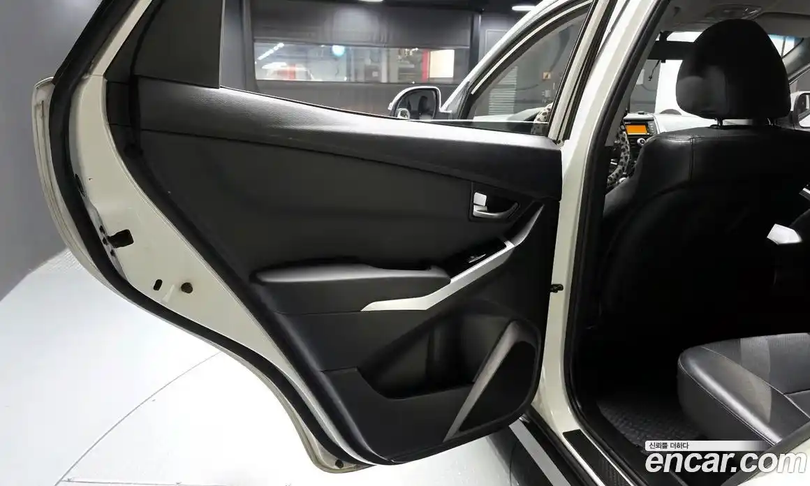 SsangYong Korando 2014 2.0 автомат (гидро), фото 15