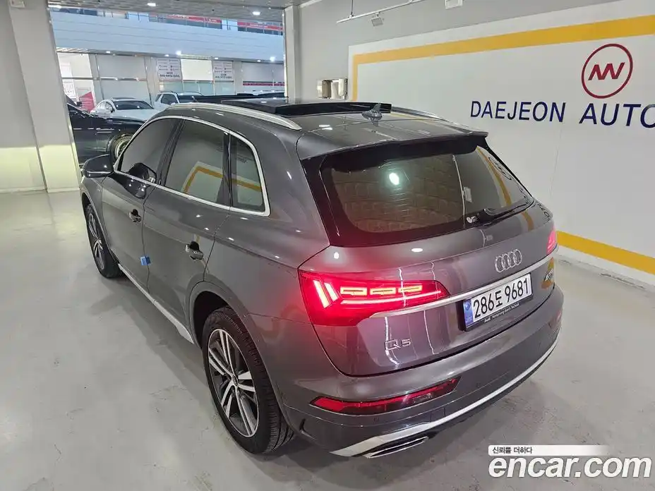 Audi Q5 2023 2.0 автомат (гидро), фото 5