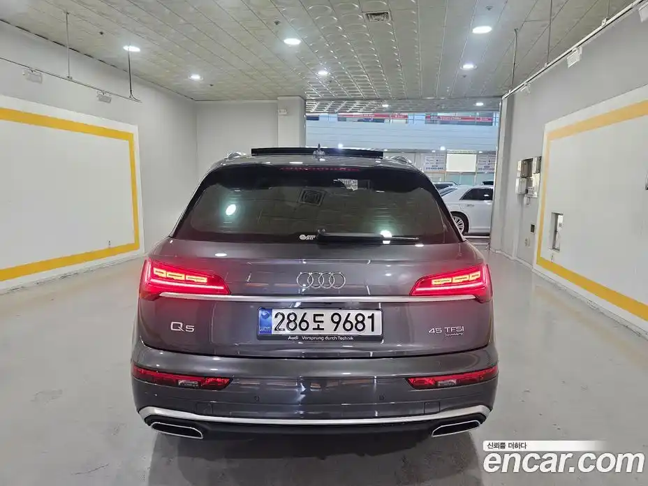 Audi Q5 2023 2.0 автомат (гидро), фото 6