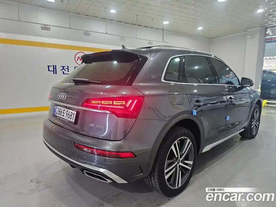 Audi Q5 2023 2.0 автомат (гидро), фото 7