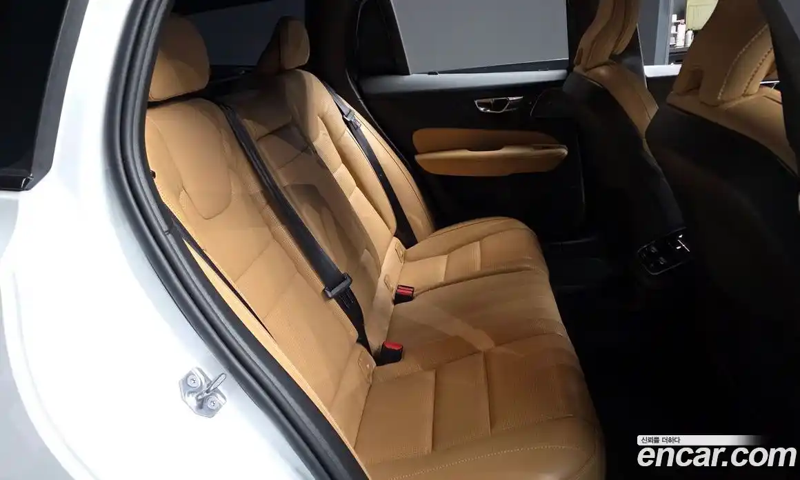 Volvo V60 2020 2.0 автомат (гидро), фото 18