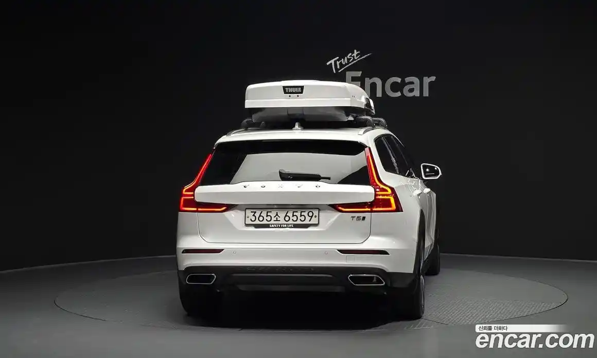 Volvo V60 2020 2.0 автомат (гидро), фото 4