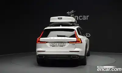 Volvo V60 2020 2.0 автомат (гидро), миниатюра 4