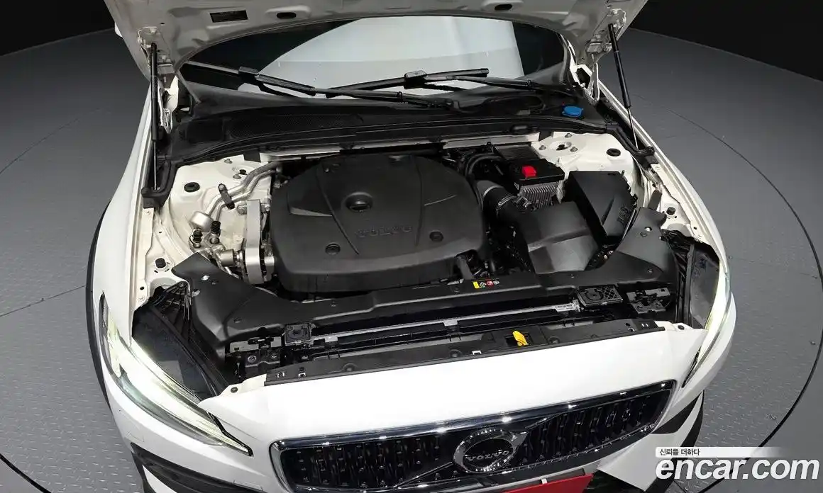 Volvo V60 2020 2.0 автомат (гидро), фото 6