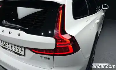 Volvo V60 2020 2.0 автомат (гидро), миниатюра 9