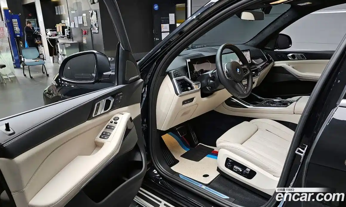 BMW X7 2025 3.0 автомат (гидро), фото 13