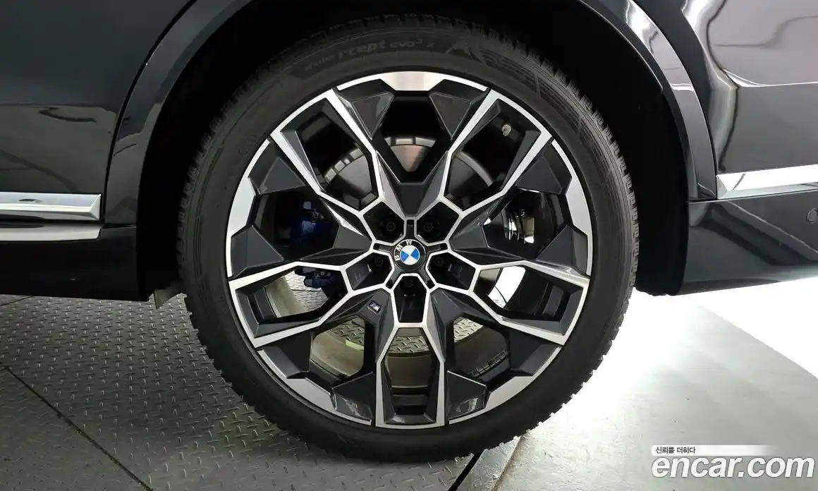 BMW X7 2025 3.0 автомат (гидро), фото 7