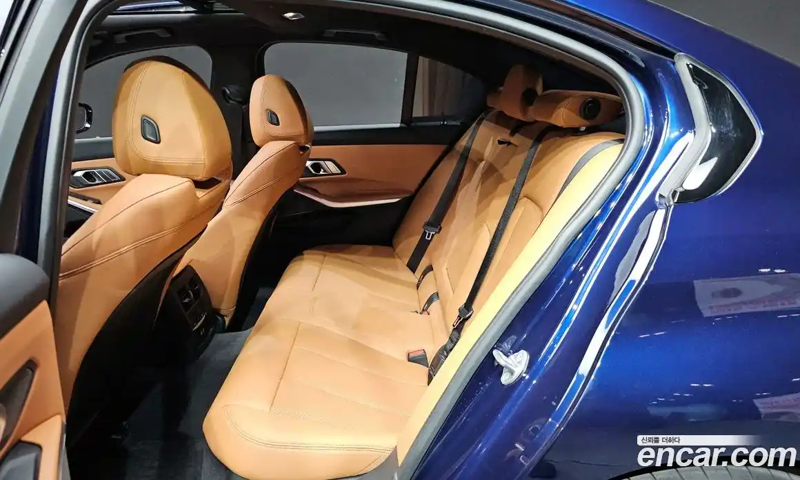 BMW 3-Series 2025 2.0 гидро, фото 16