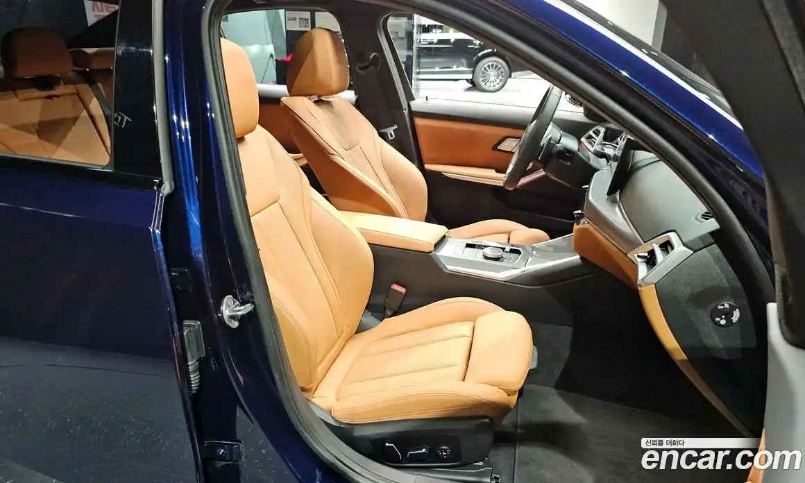 BMW 3-Series 2025 2.0 гидро, фото 18