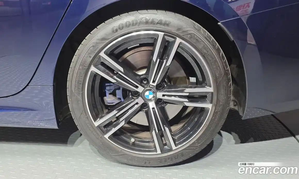 BMW 3-Series 2025 2.0 гидро, фото 7