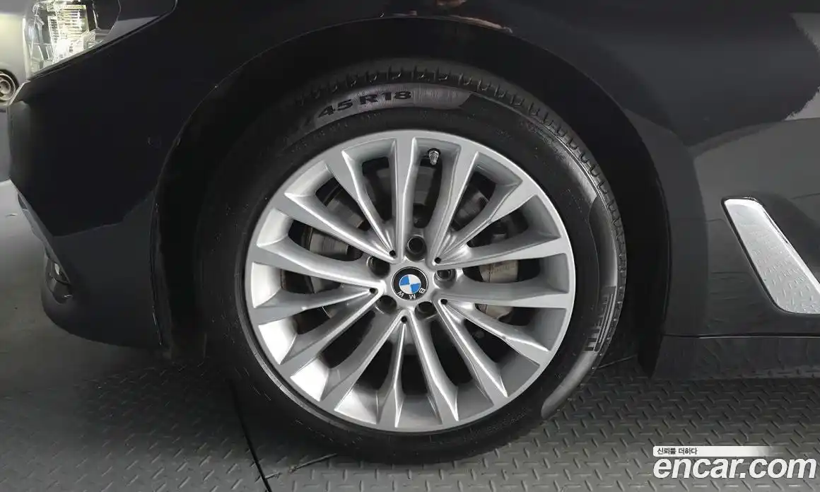 BMW 5 серия 2018 2.0 автомат (гидро), фото 4