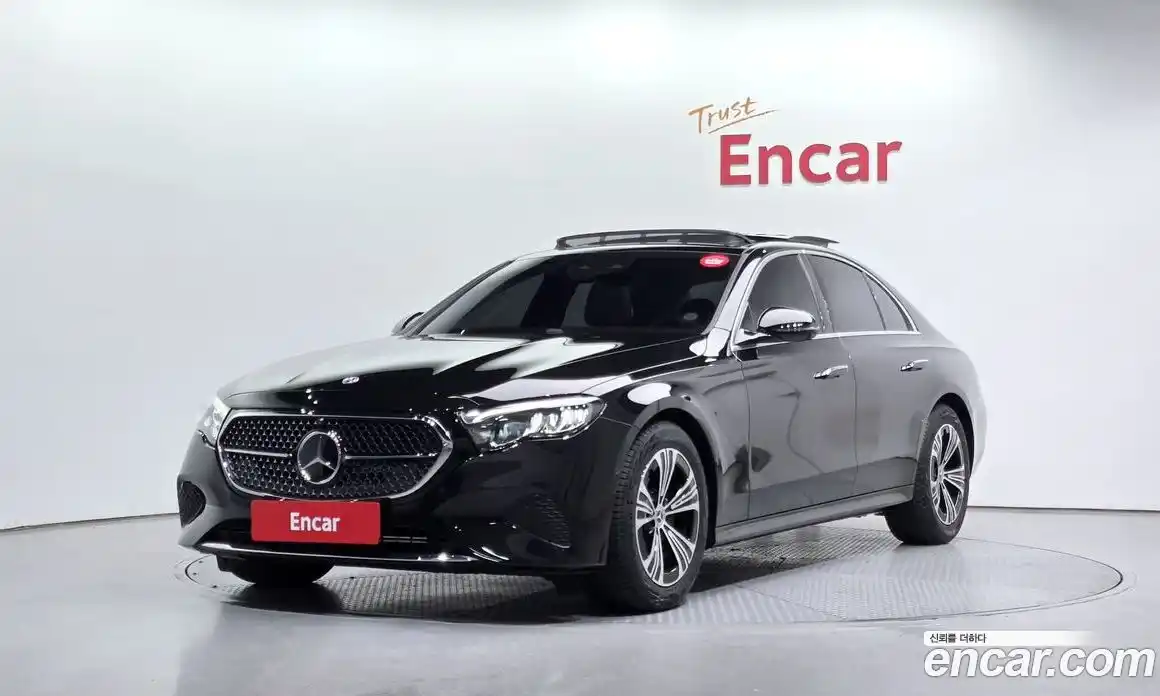 Mercedes-Benz E-Class 2025 2.0 гидро, фото 1