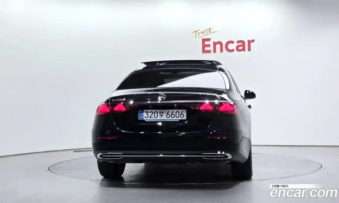 Mercedes-Benz E-Class 2025 2.0 гидро, фото 4