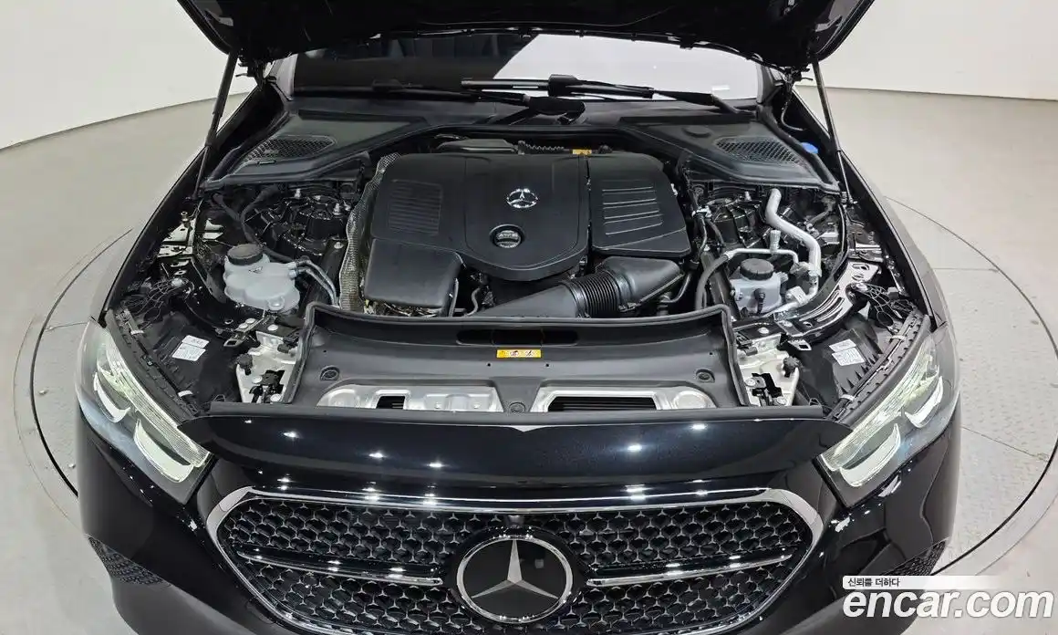 Mercedes-Benz E-Class 2025 2.0 гидро, фото 6