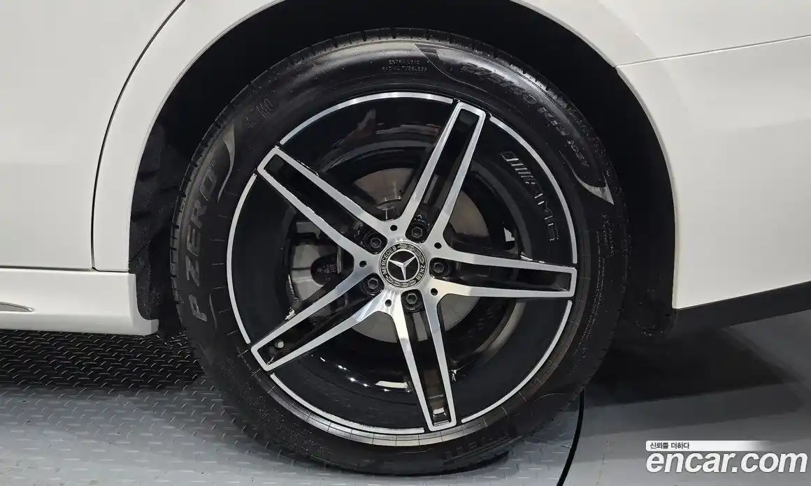 Mercedes-Benz E-Class 2025 2.0 гидро, фото 7