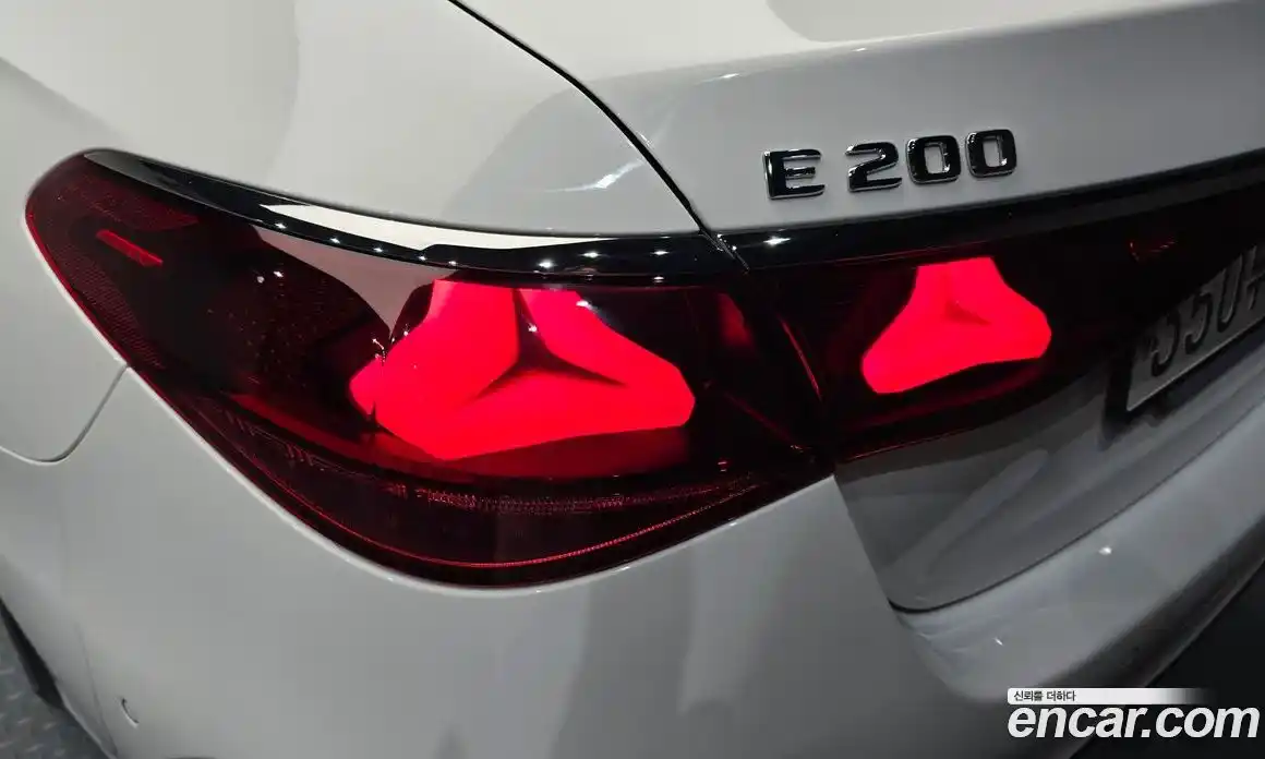 Mercedes-Benz E-Class 2025 2.0 гидро, фото 9